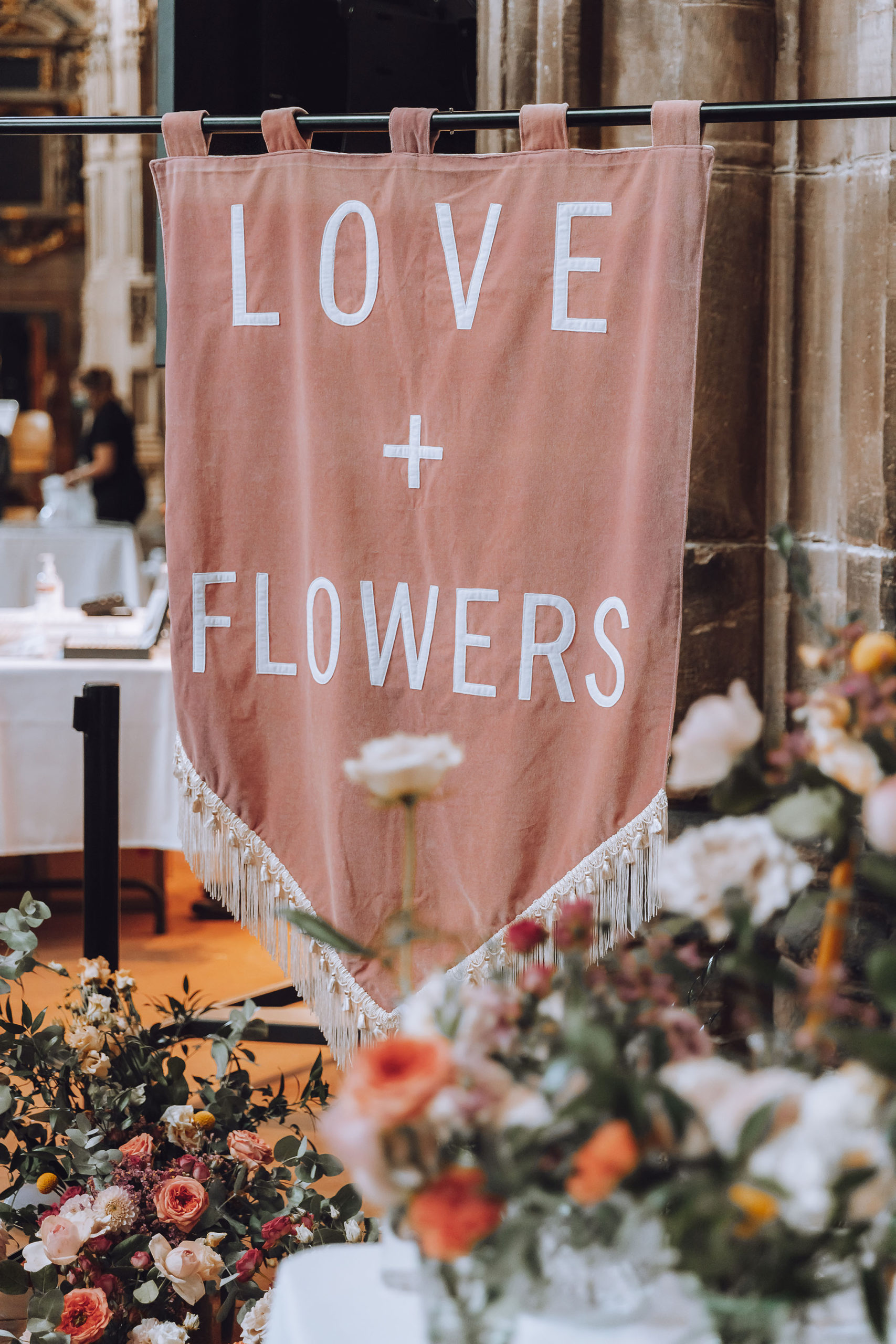 chester-cathedral-cheshire-wedding-fayre-fair-show-bouquet-and-bells