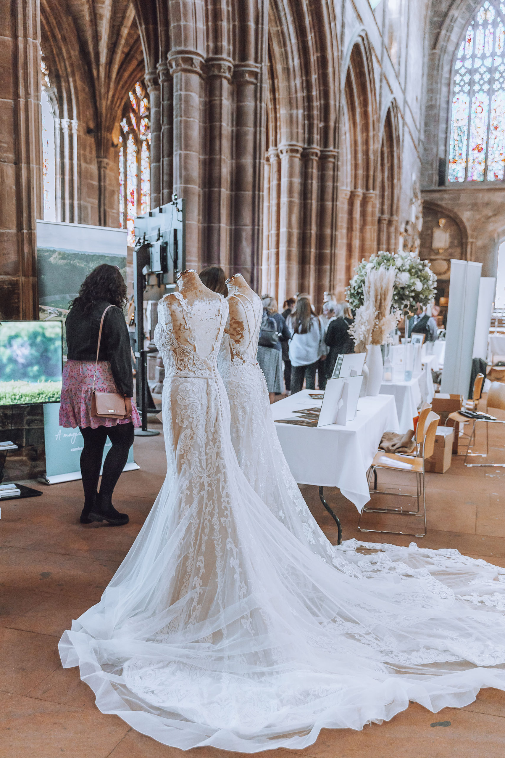 chester-cathedral-cheshire-wedding-fayre-fair-show-bouquet-and-bells