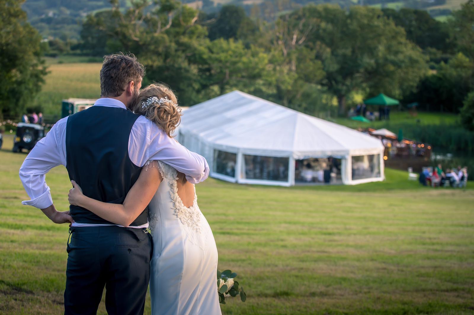 the-north-wales-outdoor-wedding-show-clawdd-offa-farm-bouquet-and-bells