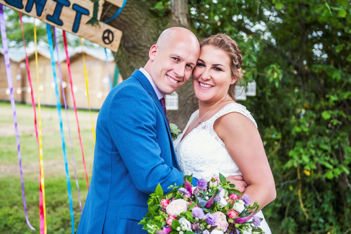 the-north-wales-outdoor-wedding-show-clawdd-offa-farm-bouquet-and-bells