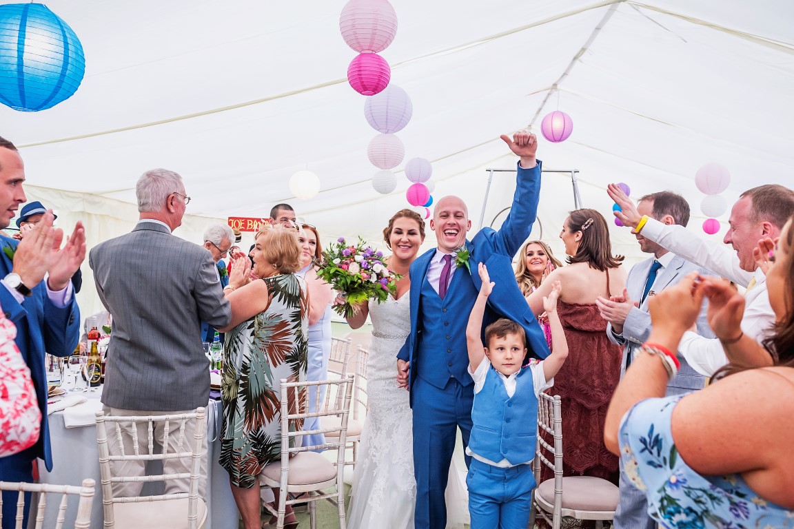 the-north-wales-outdoor-wedding-show-clawdd-offa-farm-bouquet-and-bells