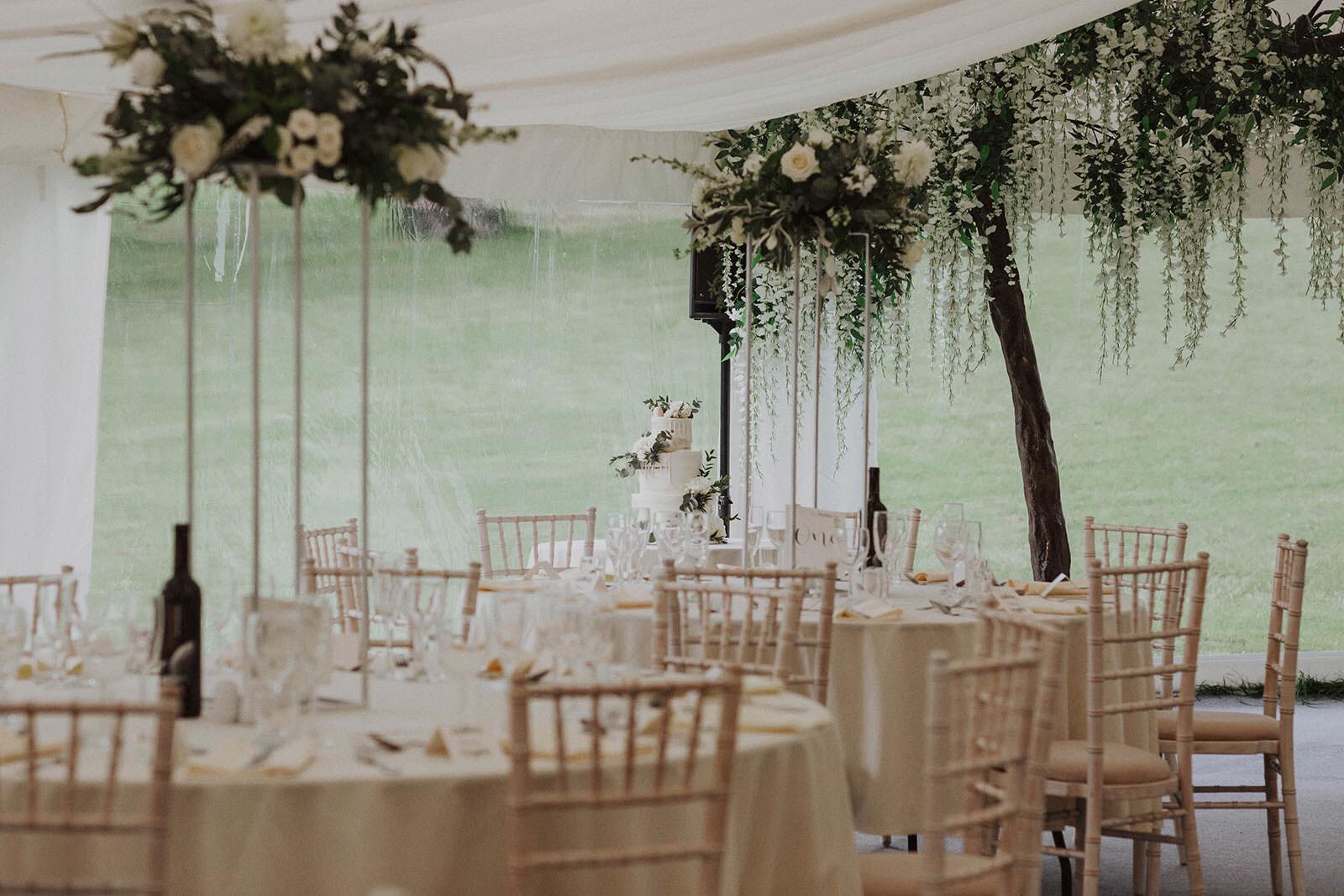 the-north-wales-outdoor-wedding-show-clawdd-offa-farm-bouquet-and-bells