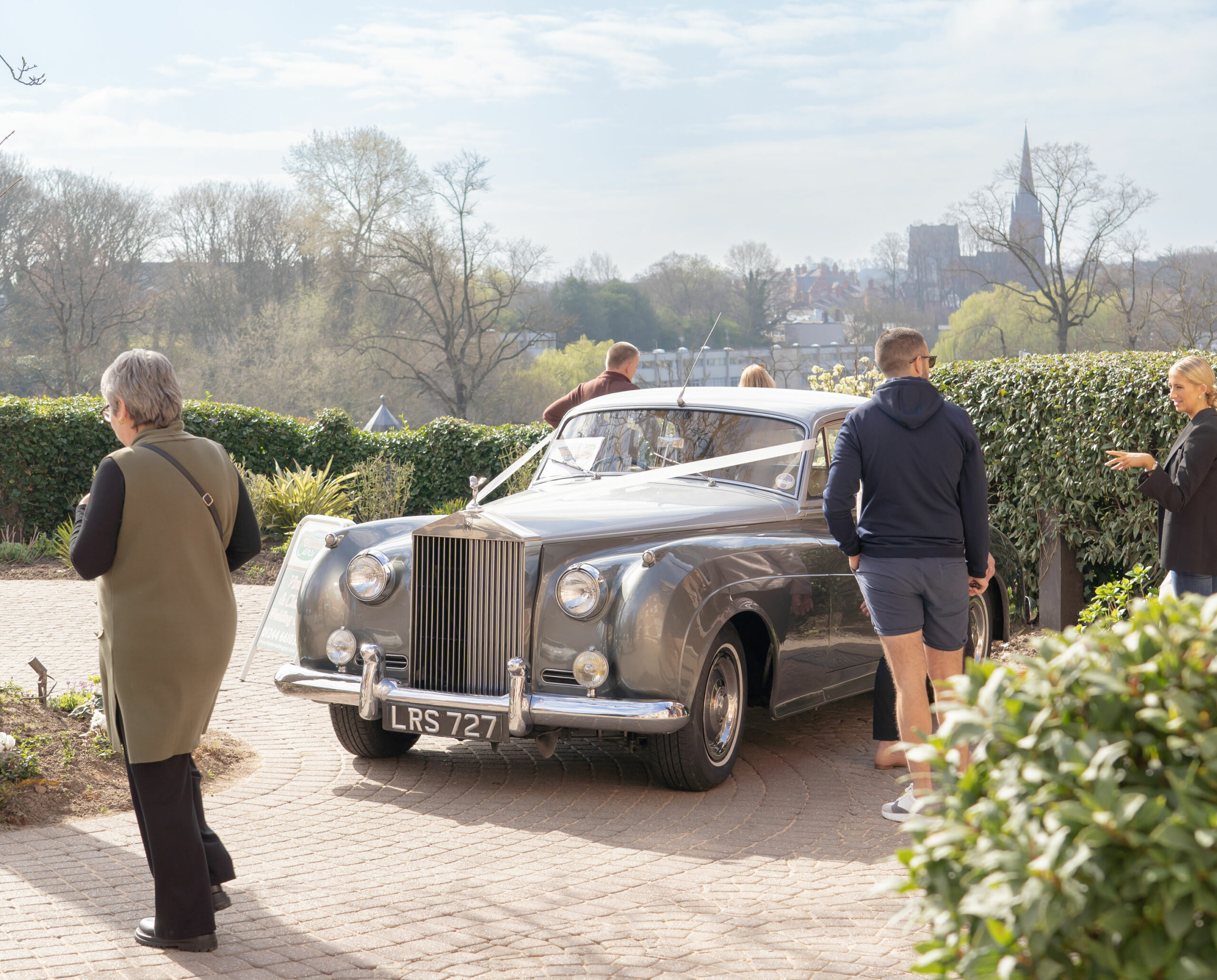 old-palace-chester-wedding-fayre-show-bouquet-and-bells