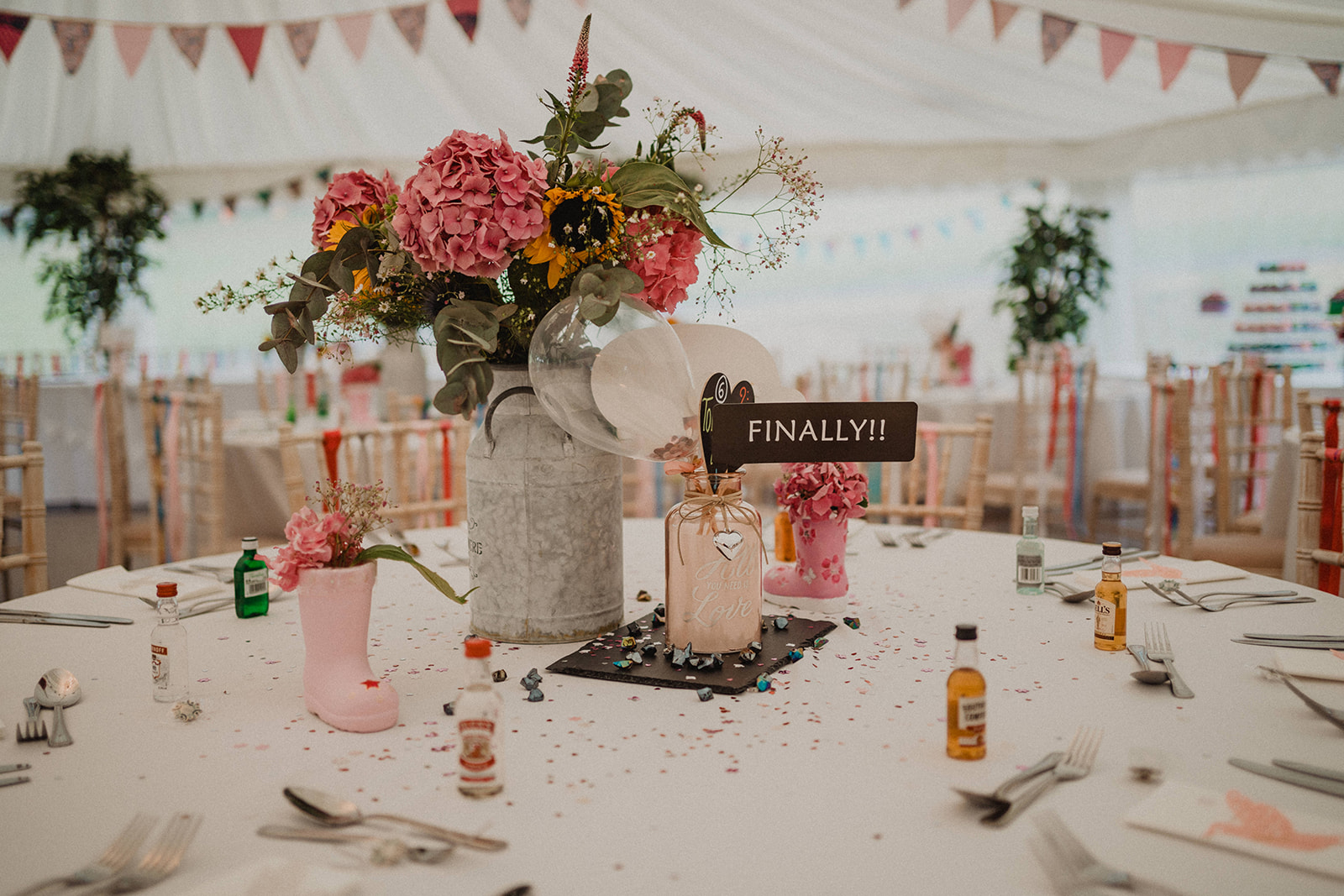 wedding-open-evening-clawdd-offa-farm-bouquet-and-bells