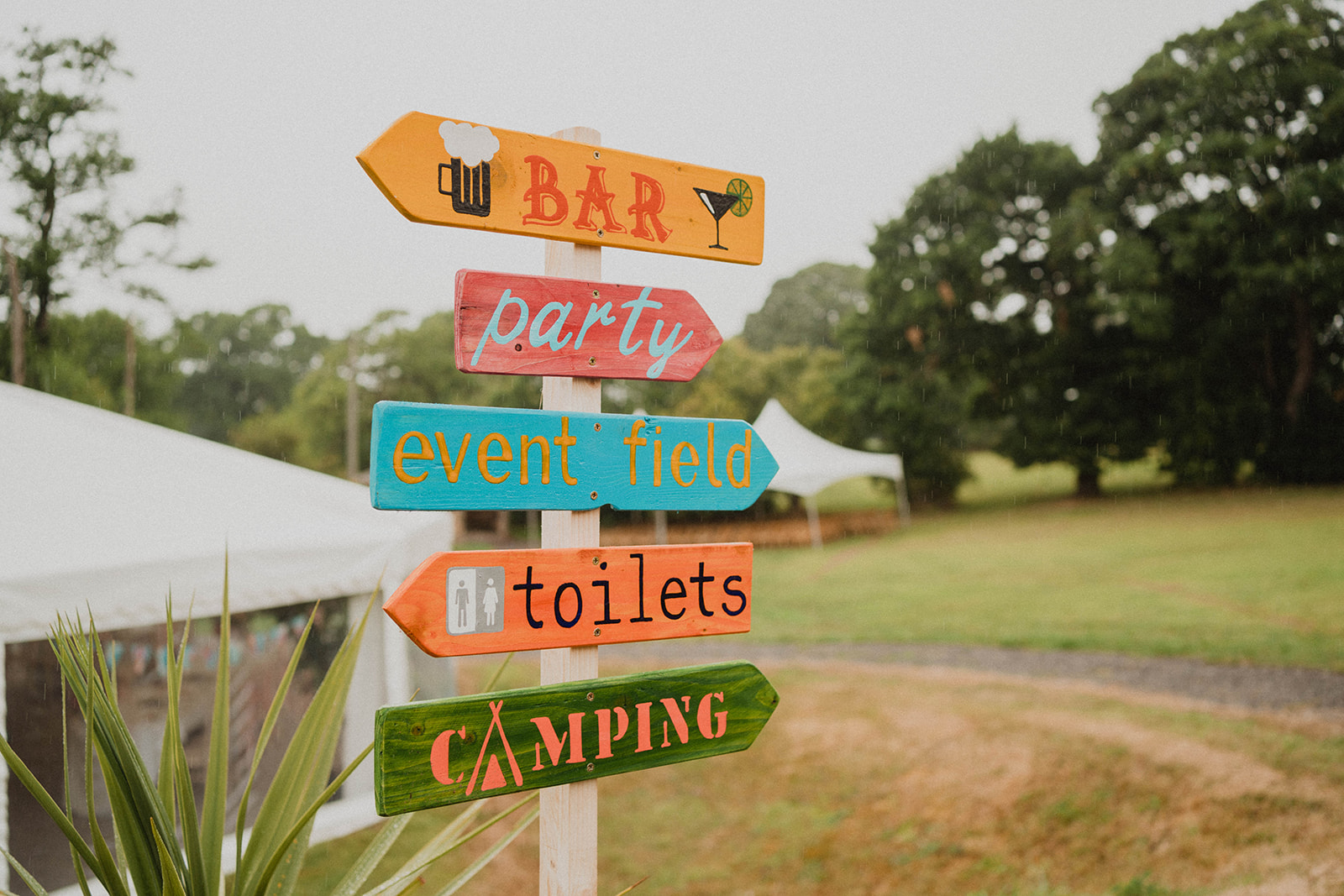 wedding-open-evening-clawdd-offa-farm-bouquet-and-bells