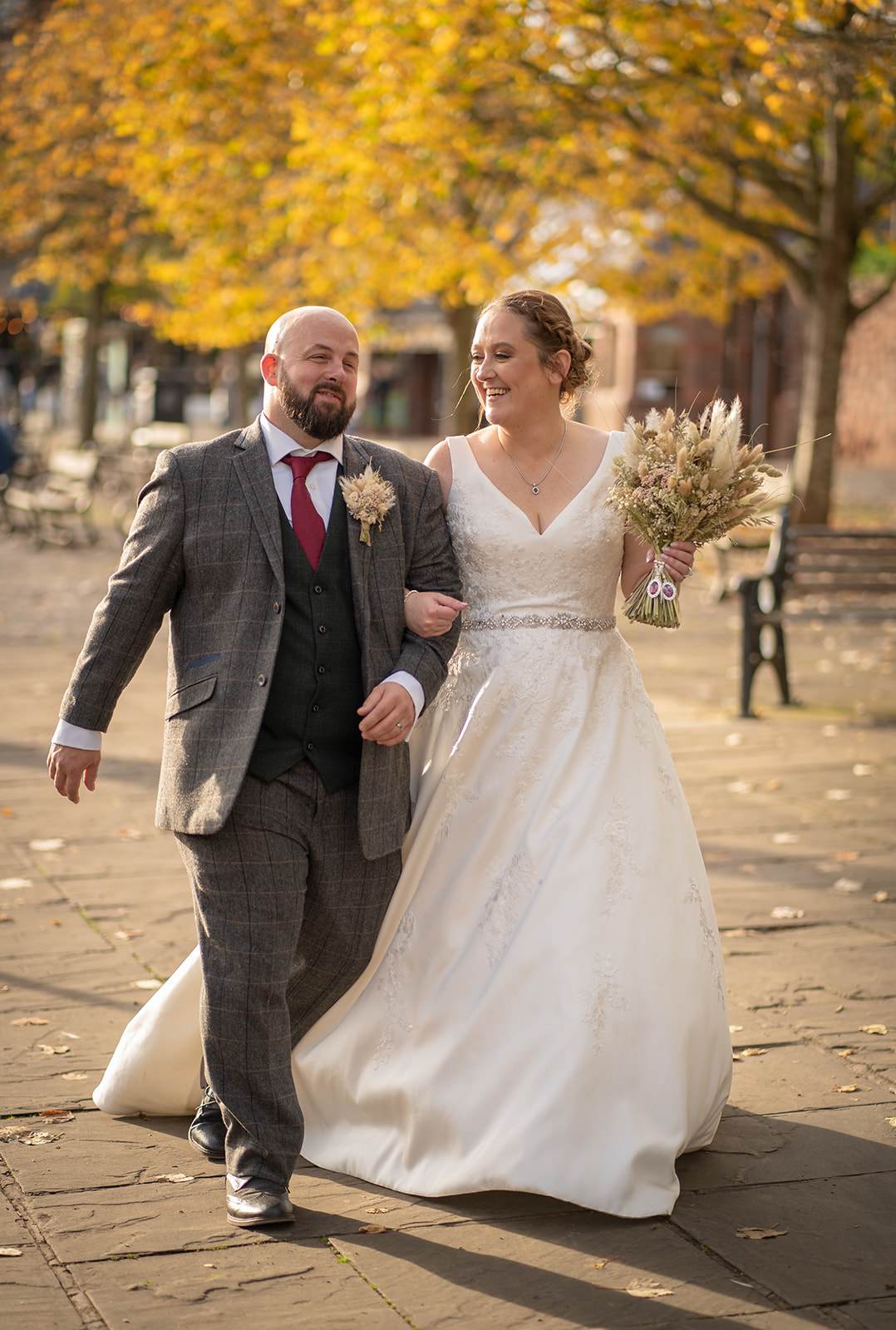 matt-pate-wedding-photography-bouquet-and-bells