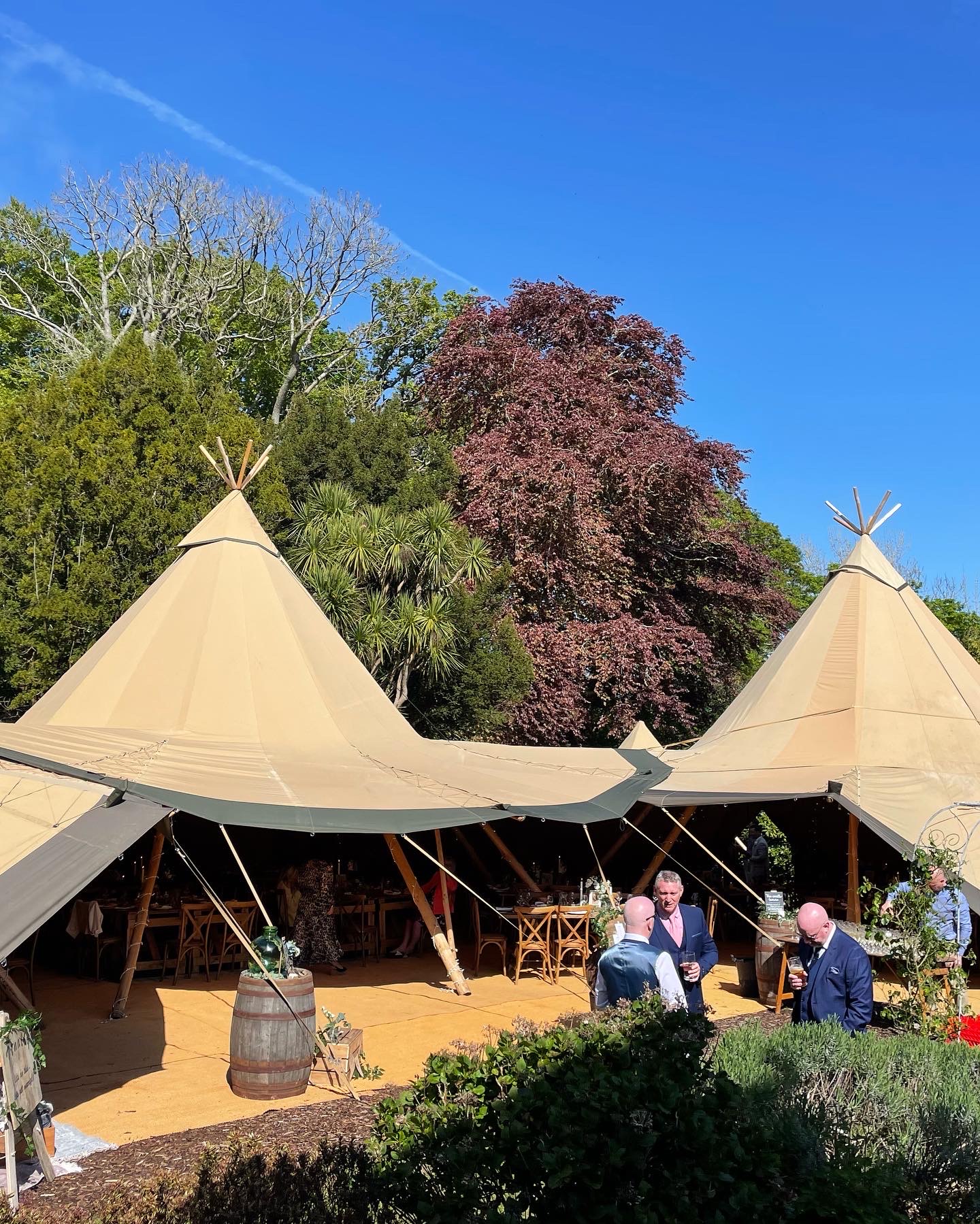 big-tipis-of-love-bouquet-and-bells