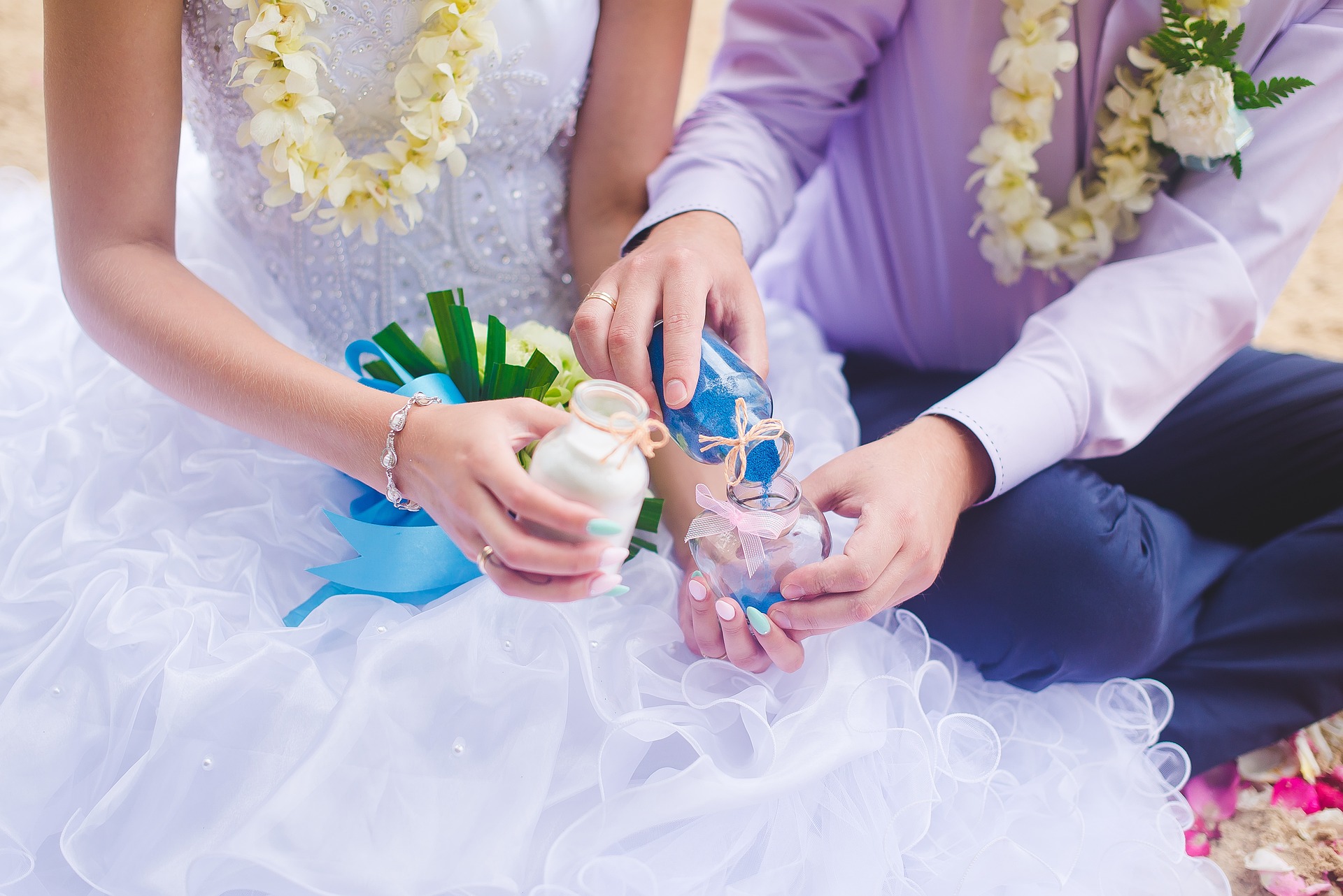 love-ceremonies-bouquet-and-bells