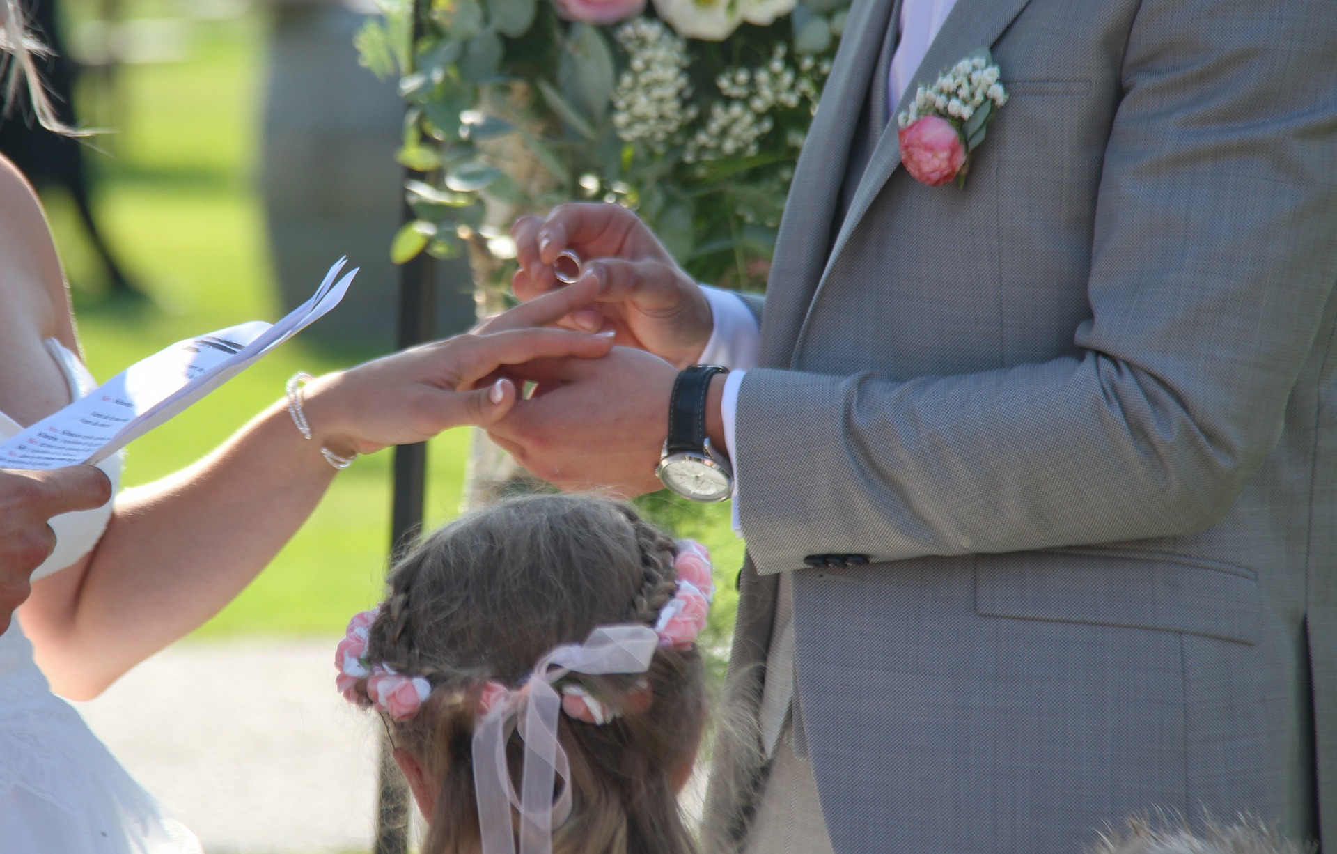 love-ceremonies-bouquet-and-bells