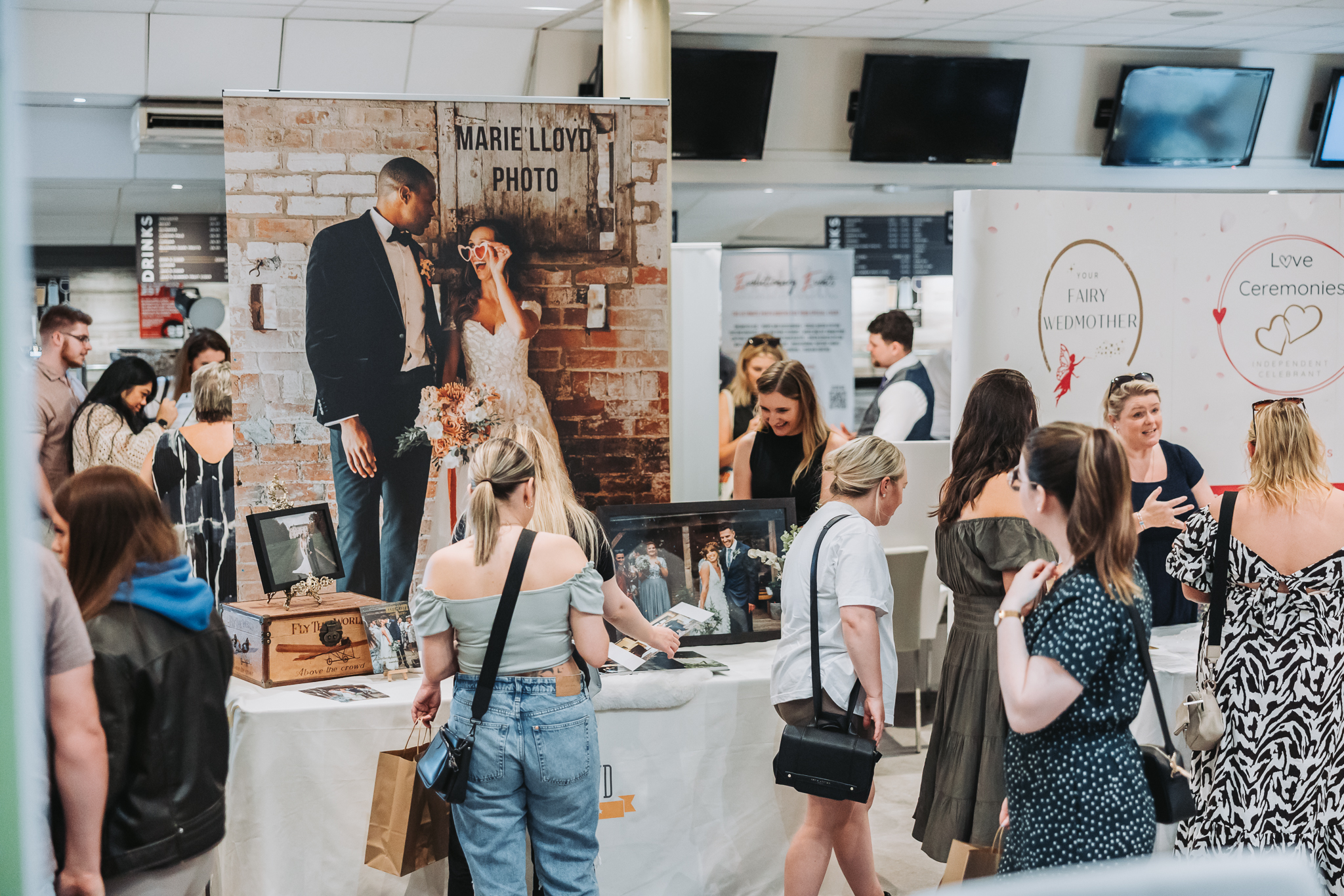 chester-racecourse-wedding-fayre-bouquet-and-bells