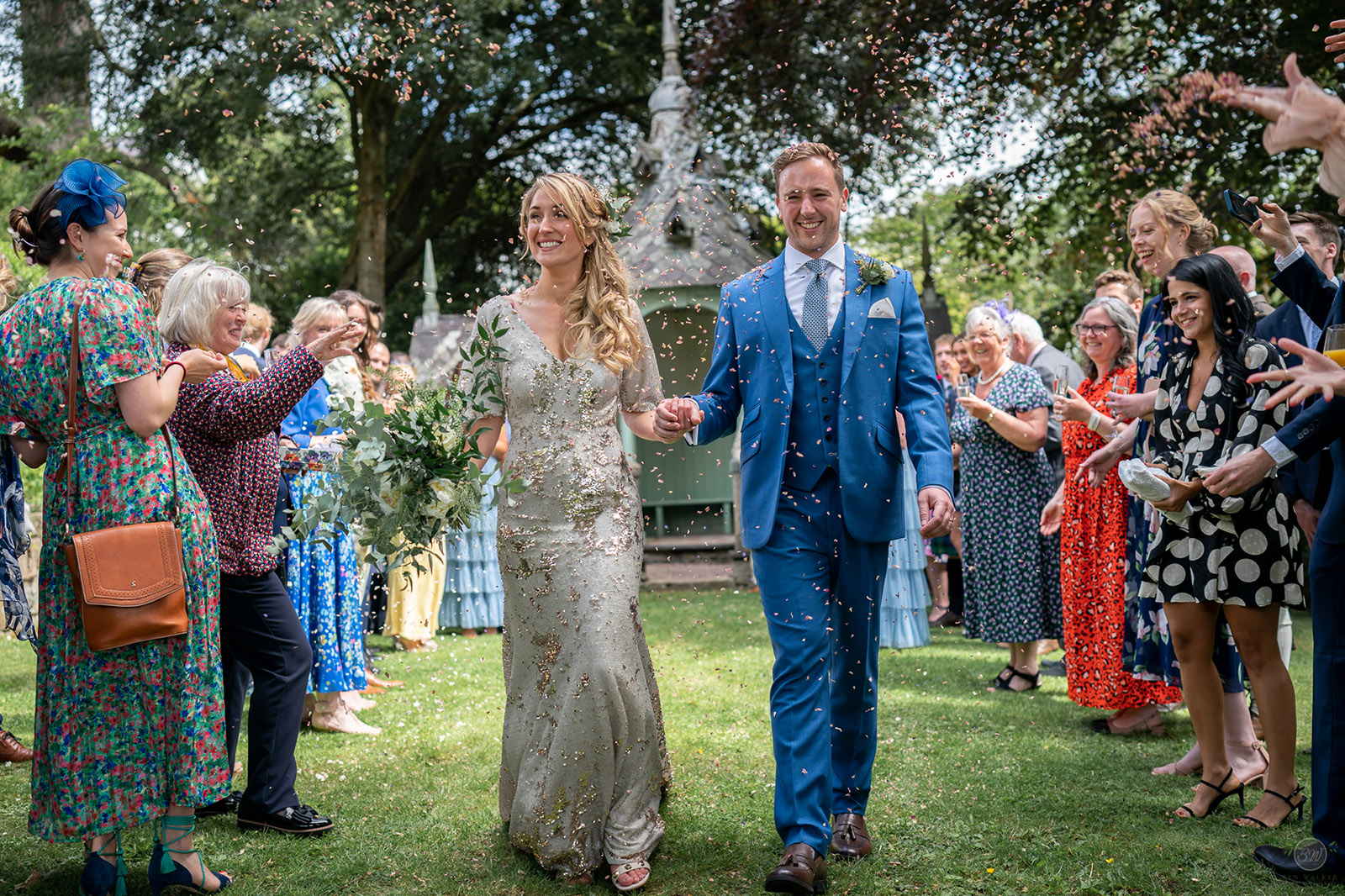 ben-walker-photograhy-bouquet-and-bells