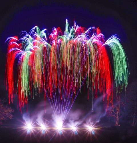 fantastic-fireworks-bouquet-and-bells