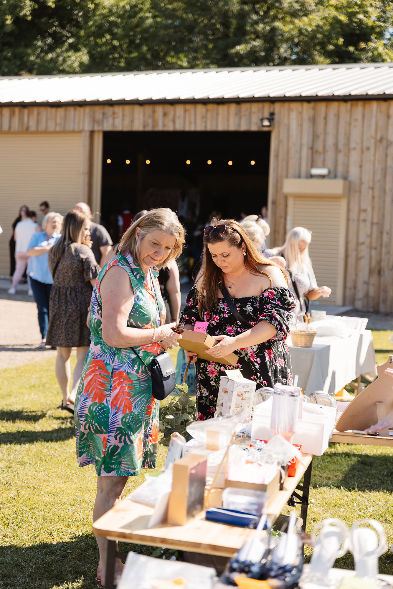 the-pre-loved-wedding-boot-fayre-show-fair-car-bouquet-and-bells