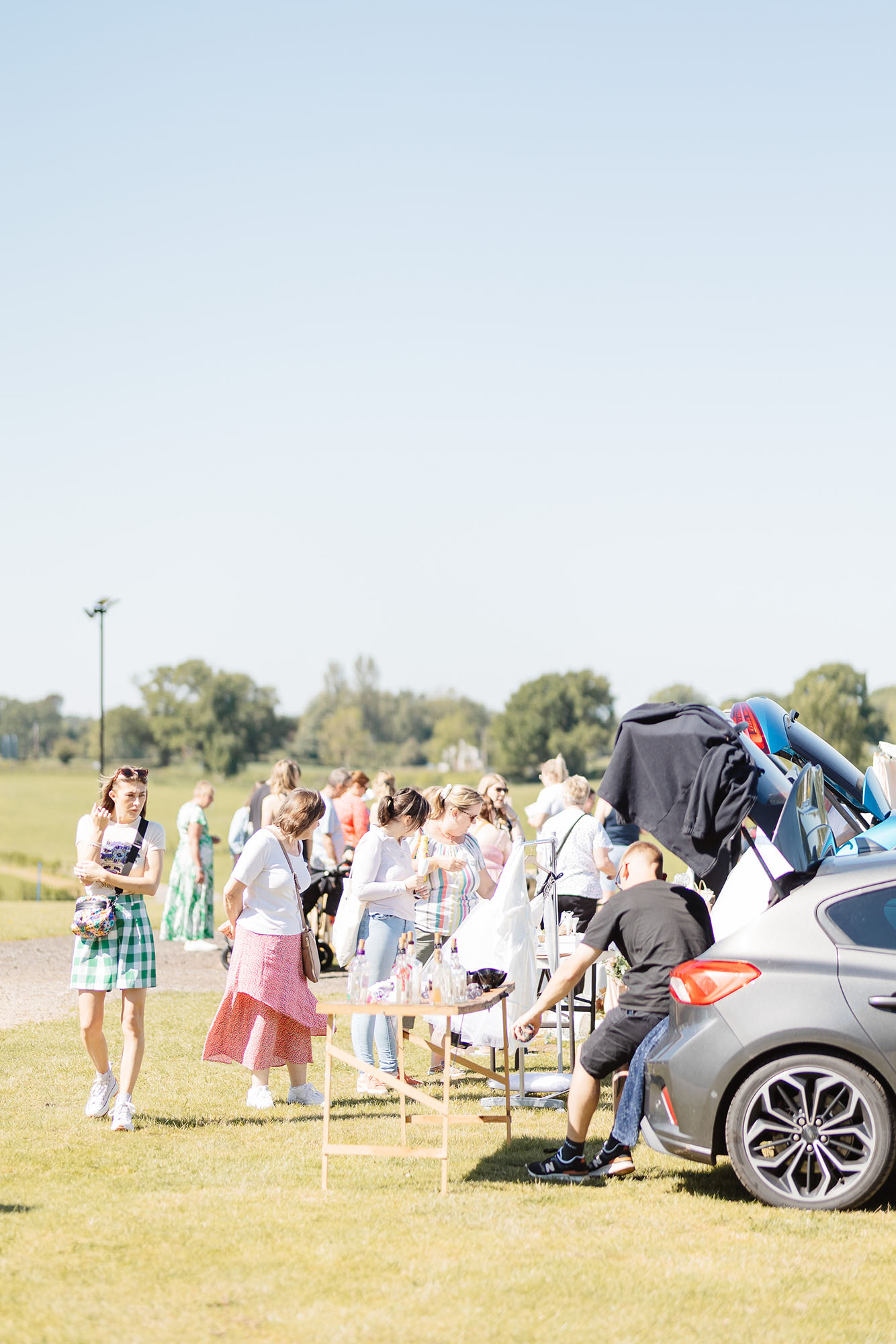 the-pre-loved-wedding-boot-fayre-show-fair-car-bouquet-and-bells